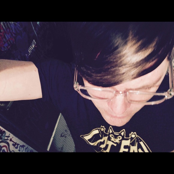 Meet your Posher, William - Picture 1 of 1